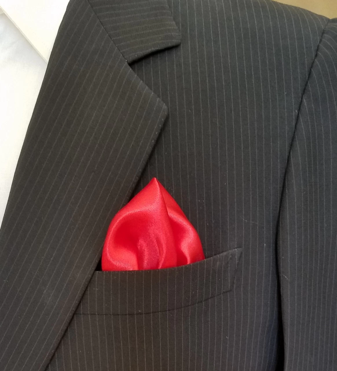 Antonio Ricci 2-in-1 Pouf Round Pocket Square - Black Trim On Red 3 Antonio Ricci 2-in-1 Pouf Round Pocket Square - Black Trim On Red - Image 3