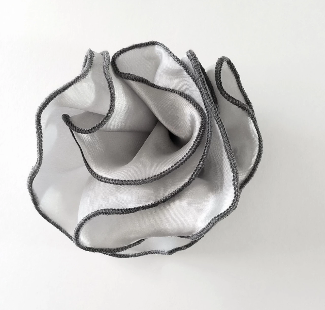 Antonio Ricci 2-in-1 Pouf Round Pocket Square - Charcoal On Grey 4 Antonio Ricci 2-in-1 Pouf Round Pocket Square - Charcoal On Grey - Image 4