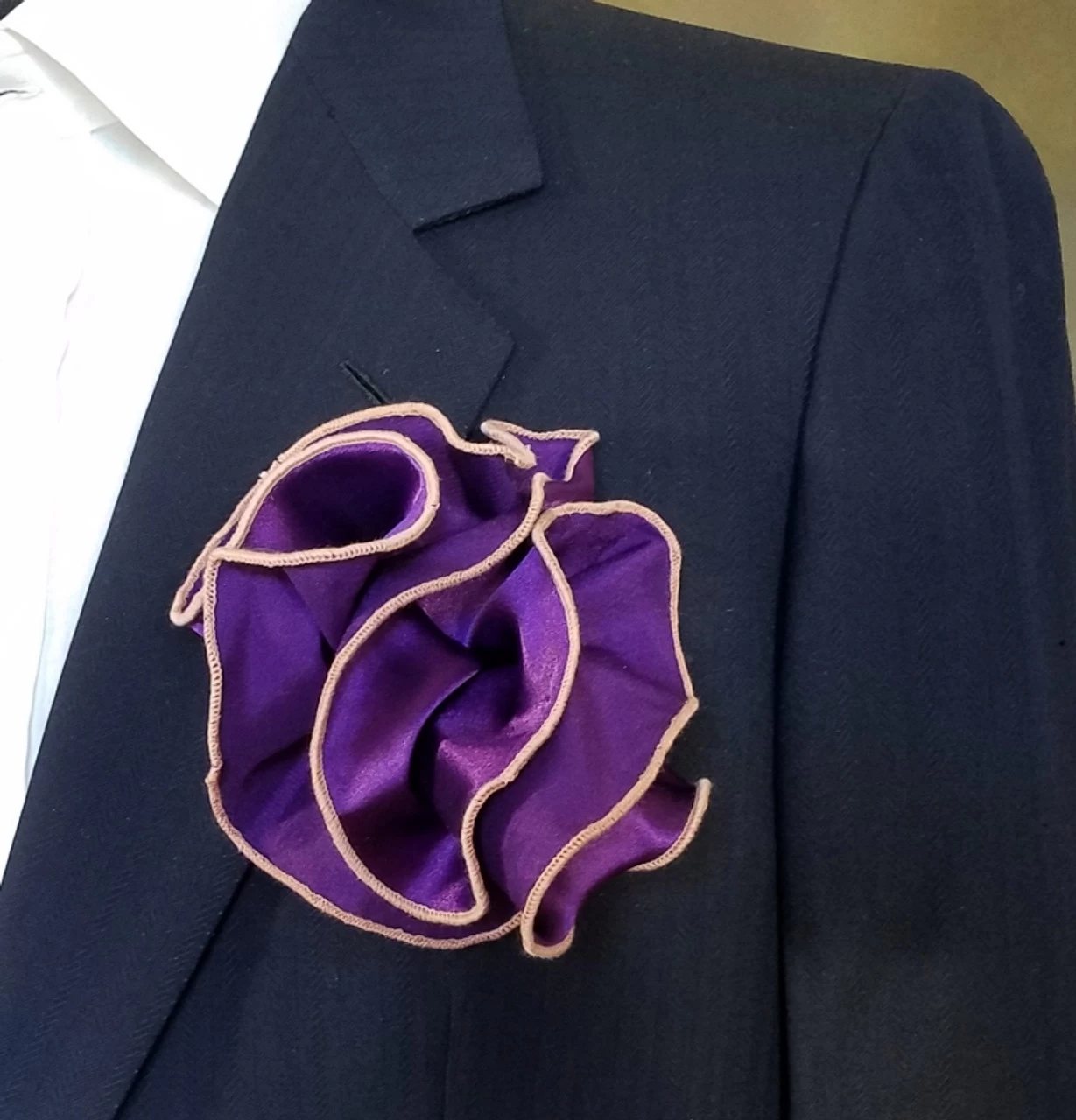 Antonio Ricci 2-in-1 Pouf Round Pocket Square - Peach On Dark Purple 2 Antonio Ricci 2-in-1 Pouf Round Pocket Square - Peach On Dark Purple - Image 2