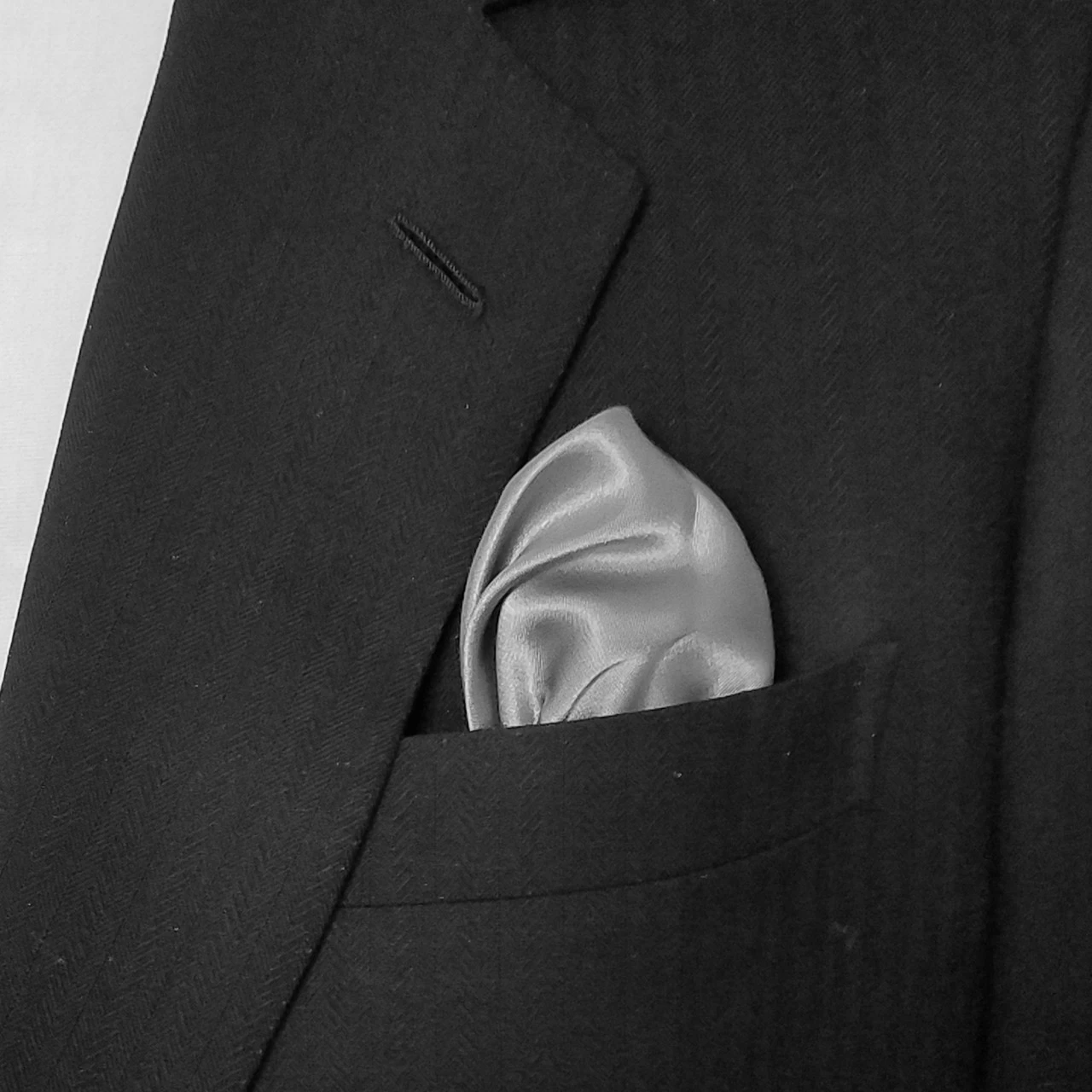 Antonio Ricci 2-in-1 Pouf Round Pocket Square - White On Platinum Grey 4 Antonio Ricci 2-in-1 Pouf Round Pocket Square - White On Platinum Grey - Image 4