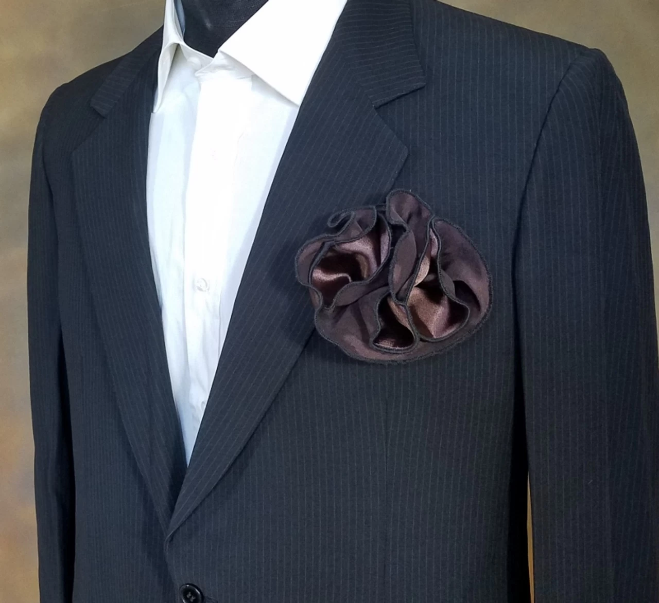 Antonio Ricci 2-in-1 Pouf Round Pocket Square - Black On Dark Brown 2 Antonio Ricci 2-in-1 Pouf Round Pocket Square - Black On Dark Brown - Image 2