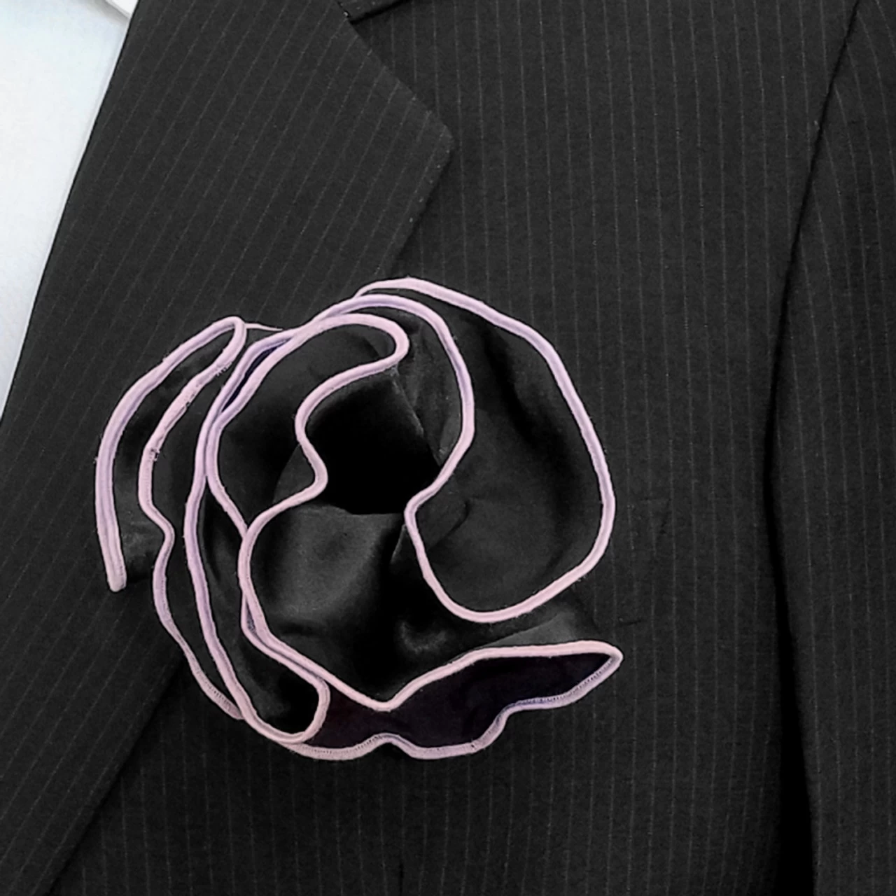 Antonio Ricci 2-in-1 Pouf Round Pocket Square - Lavender On Black 1 Antonio Ricci 2-in-1 Pouf Round Pocket Square - Lavender On Black