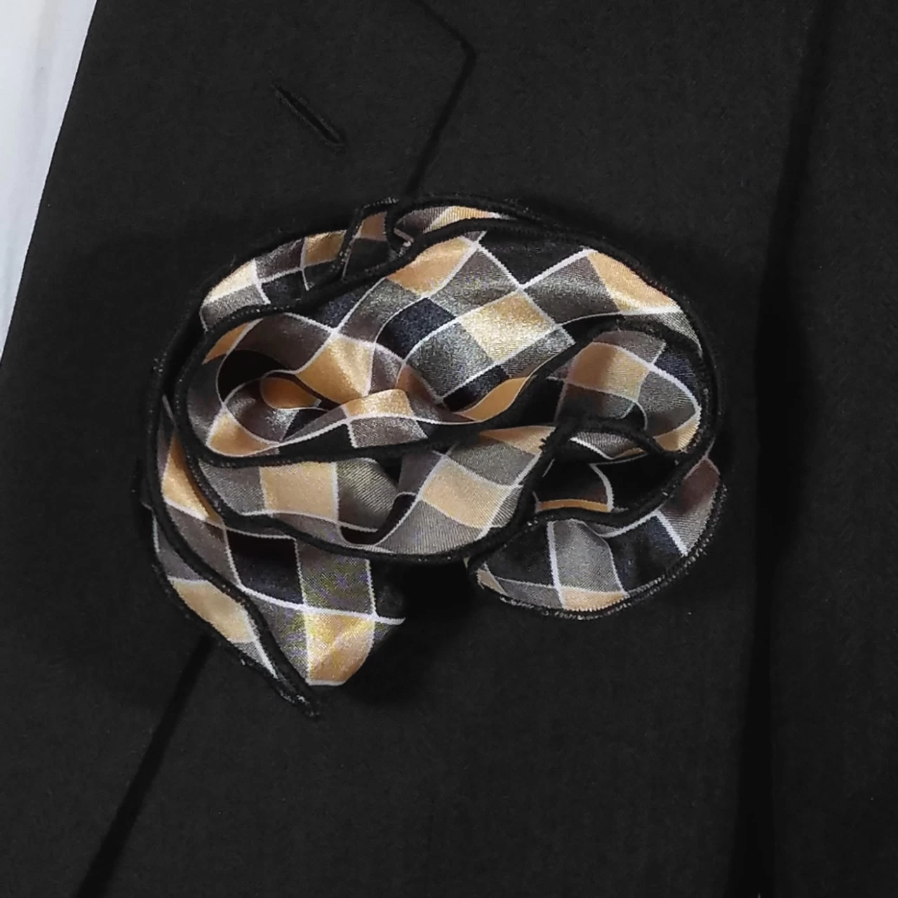 Antonio Ricci 2-in-1 Pouf Round Pocket Square - Black & Tan Check 1 Antonio Ricci 2-in-1 Pouf Round Pocket Square - Black & Tan Check