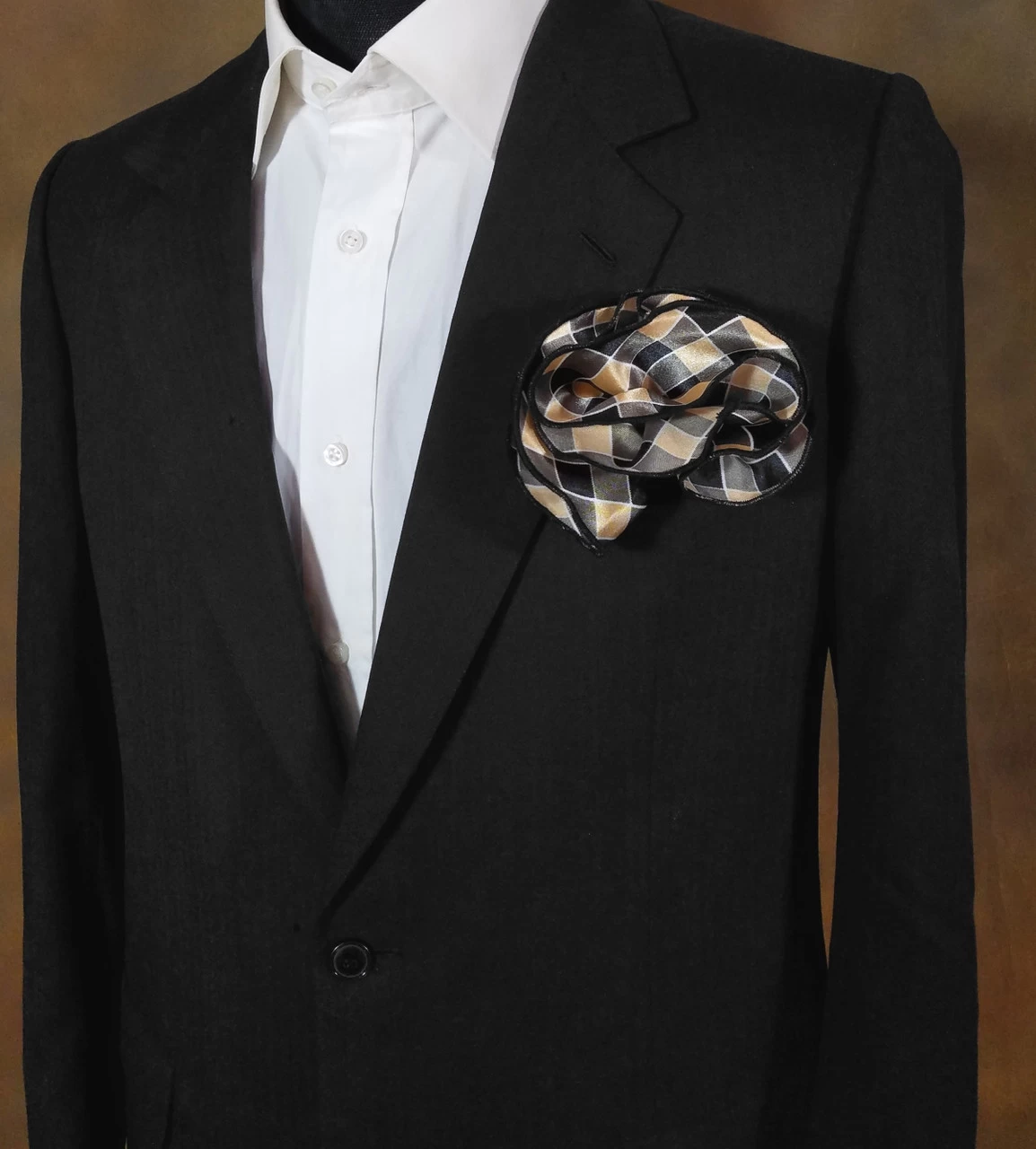 Antonio Ricci 2-in-1 Pouf Round Pocket Square - Black & Tan Check 2 Antonio Ricci 2-in-1 Pouf Round Pocket Square - Black & Tan Check - Image 2