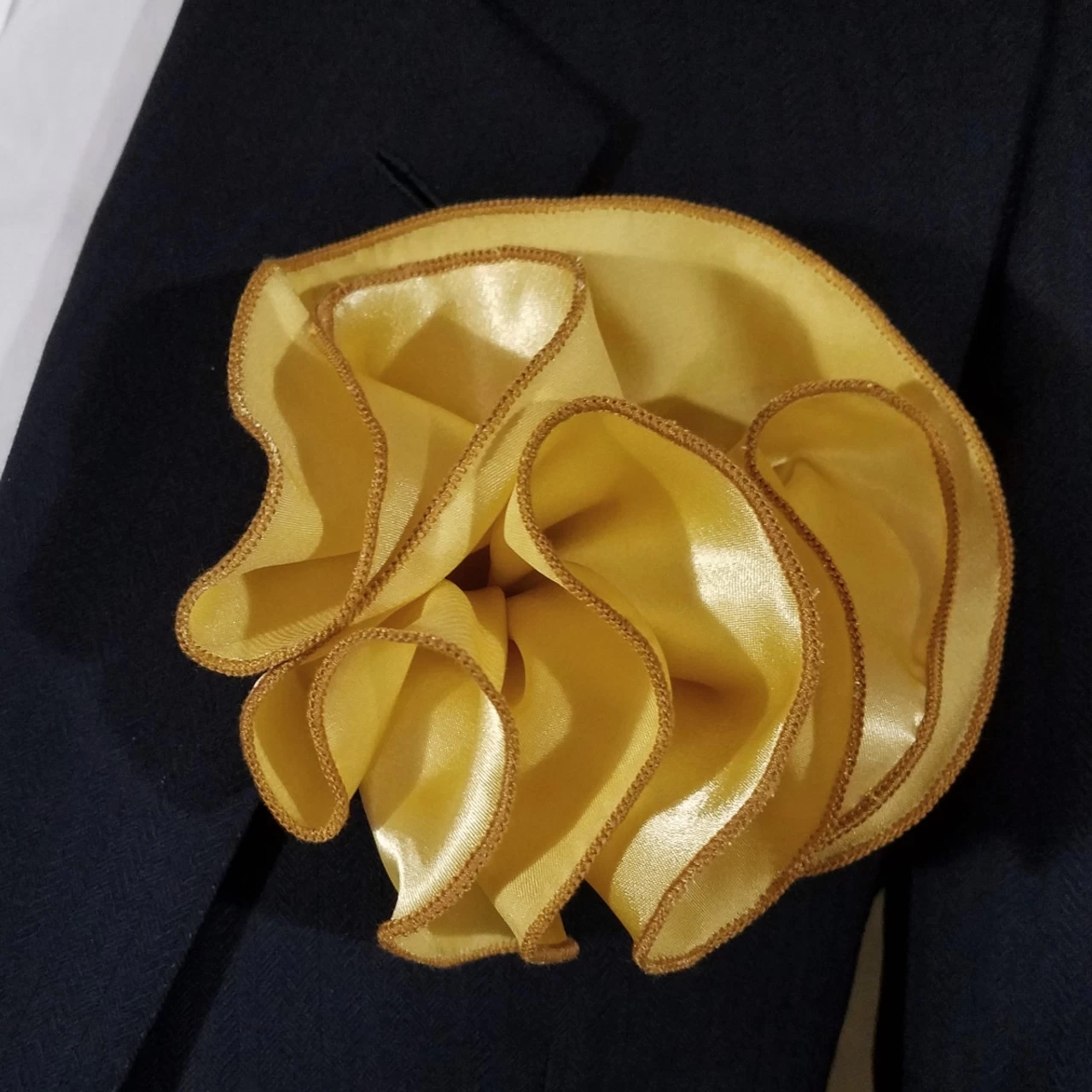 Antonio Ricci 2-in-1 Pouf Round Pocket Square - Gold Tone 1 Antonio Ricci 2-in-1 Pouf Round Pocket Square - Gold Tone