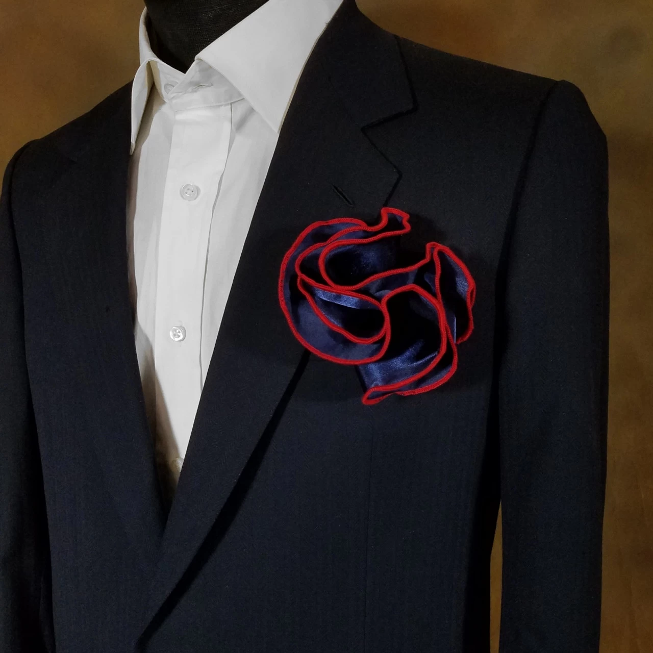 Antonio Ricci 2-in-1 Pouf Round Pocket Square - Red On Navy 2 Antonio Ricci 2-in-1 Pouf Round Pocket Square - Red On Navy - Image 2