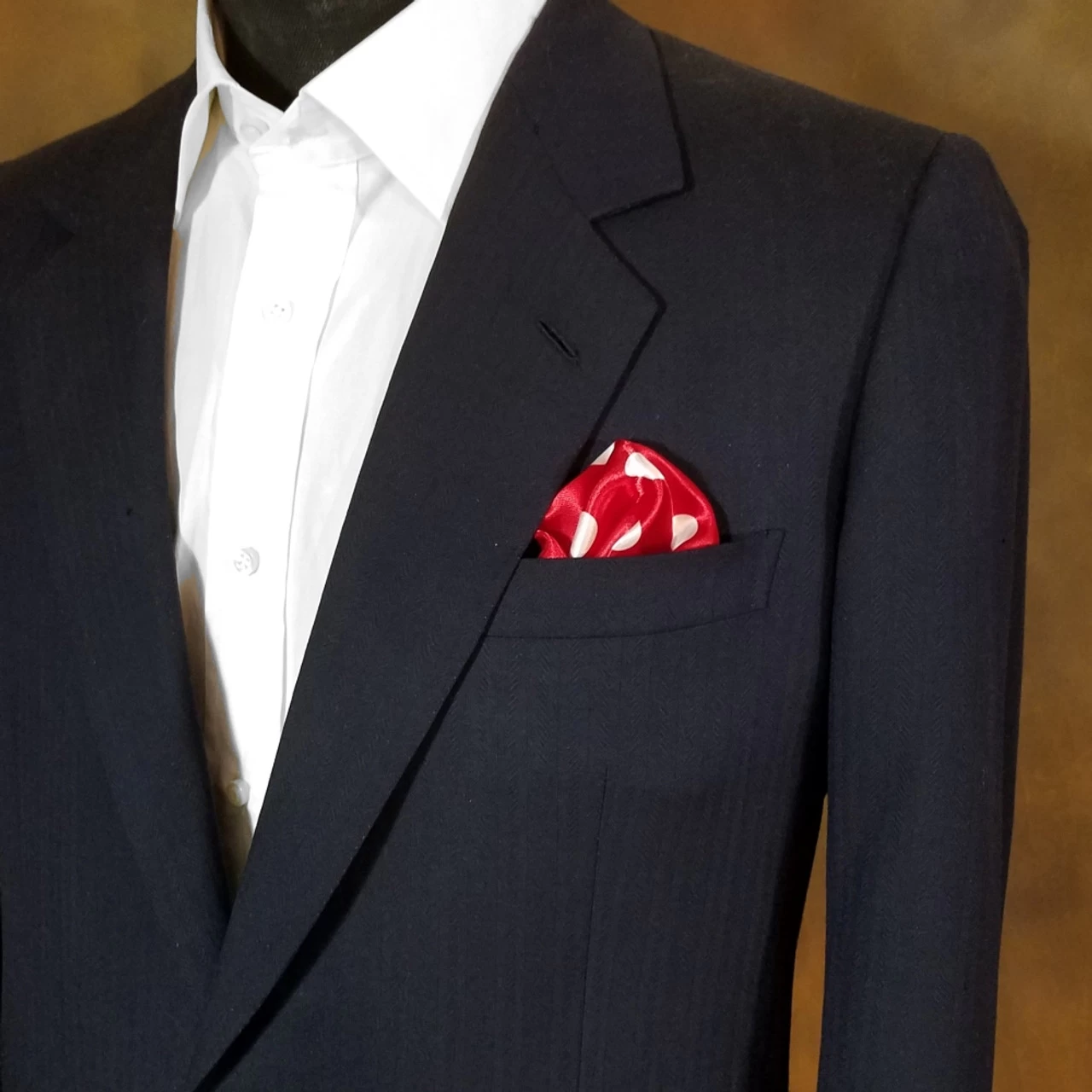 Antonio Ricci 2-in-1 Pouf Round Pocket Square - Red With White Polka Dots 6 Antonio Ricci 2-in-1 Pouf Round Pocket Square - Red With White Polka Dots - Image 6