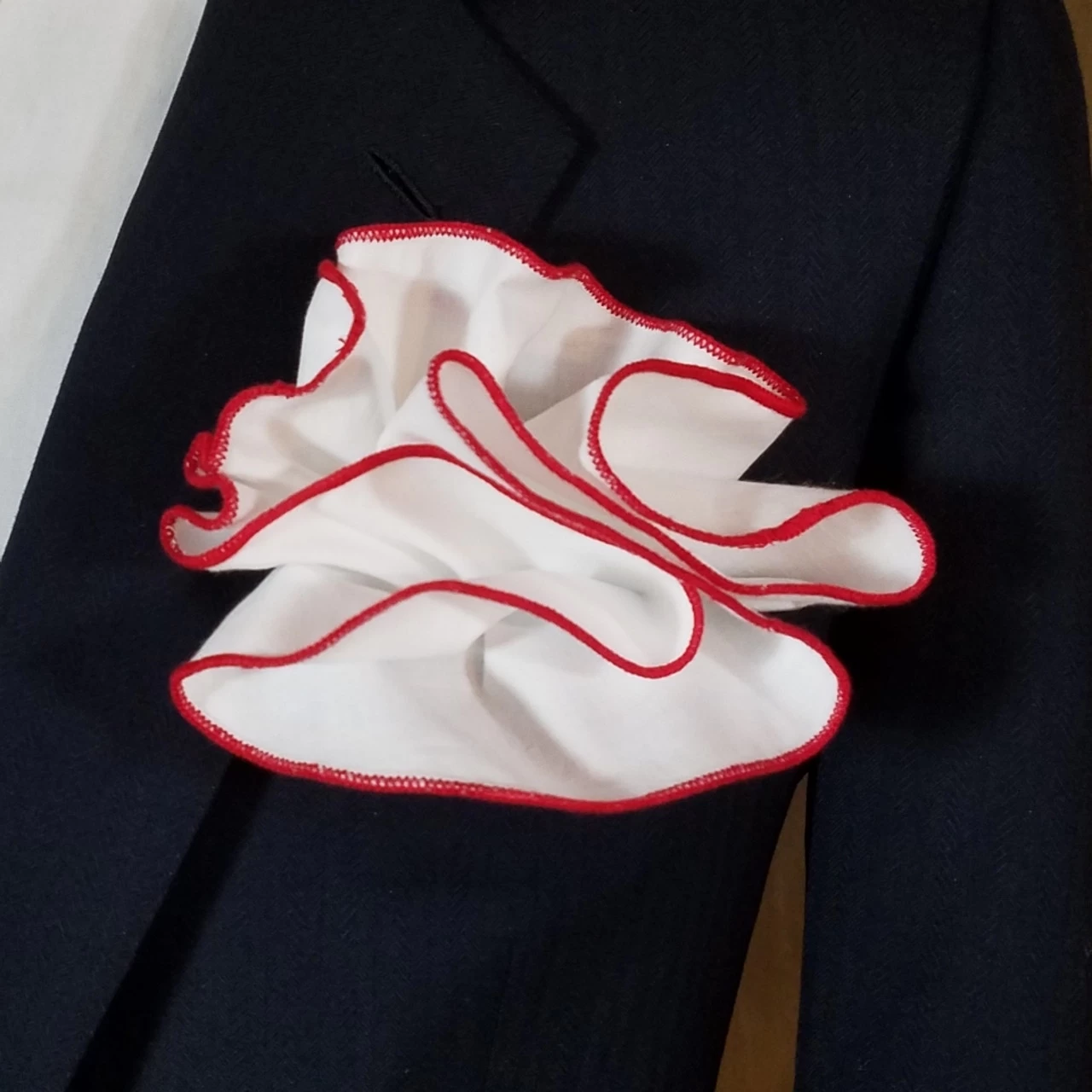 100% Cotton White 2-in-1 Pouf Round Pocket Square With Red Trim 2 100% Cotton White 2-in-1 Pouf Round Pocket Square With Red Trim - Image 2