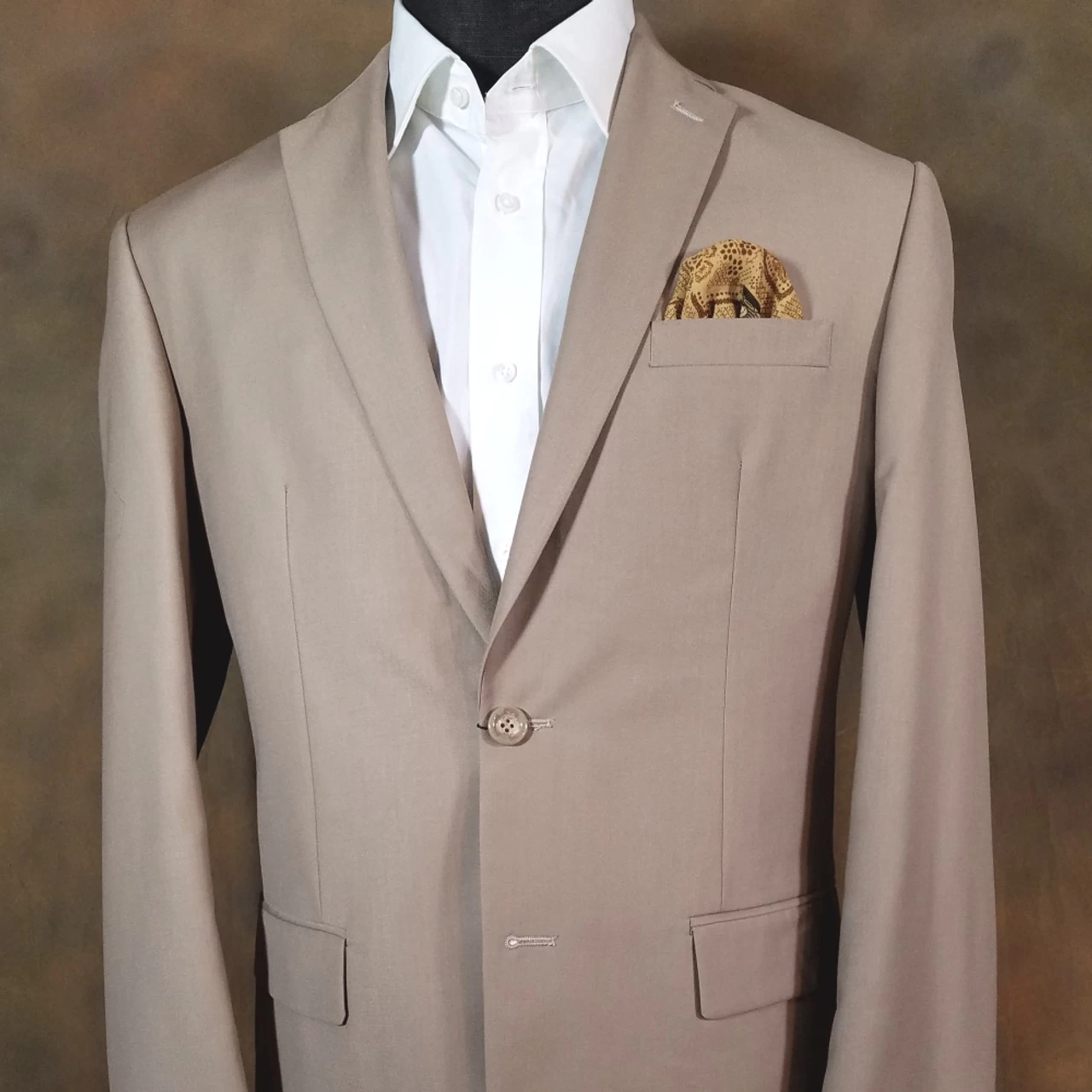 Silk Blend Pre-Folded Fan Design Pocket Square Insert - Gold & Brown 2 Silk Blend Pre-Folded Fan Design Pocket Square Insert - Gold & Brown - Image 2