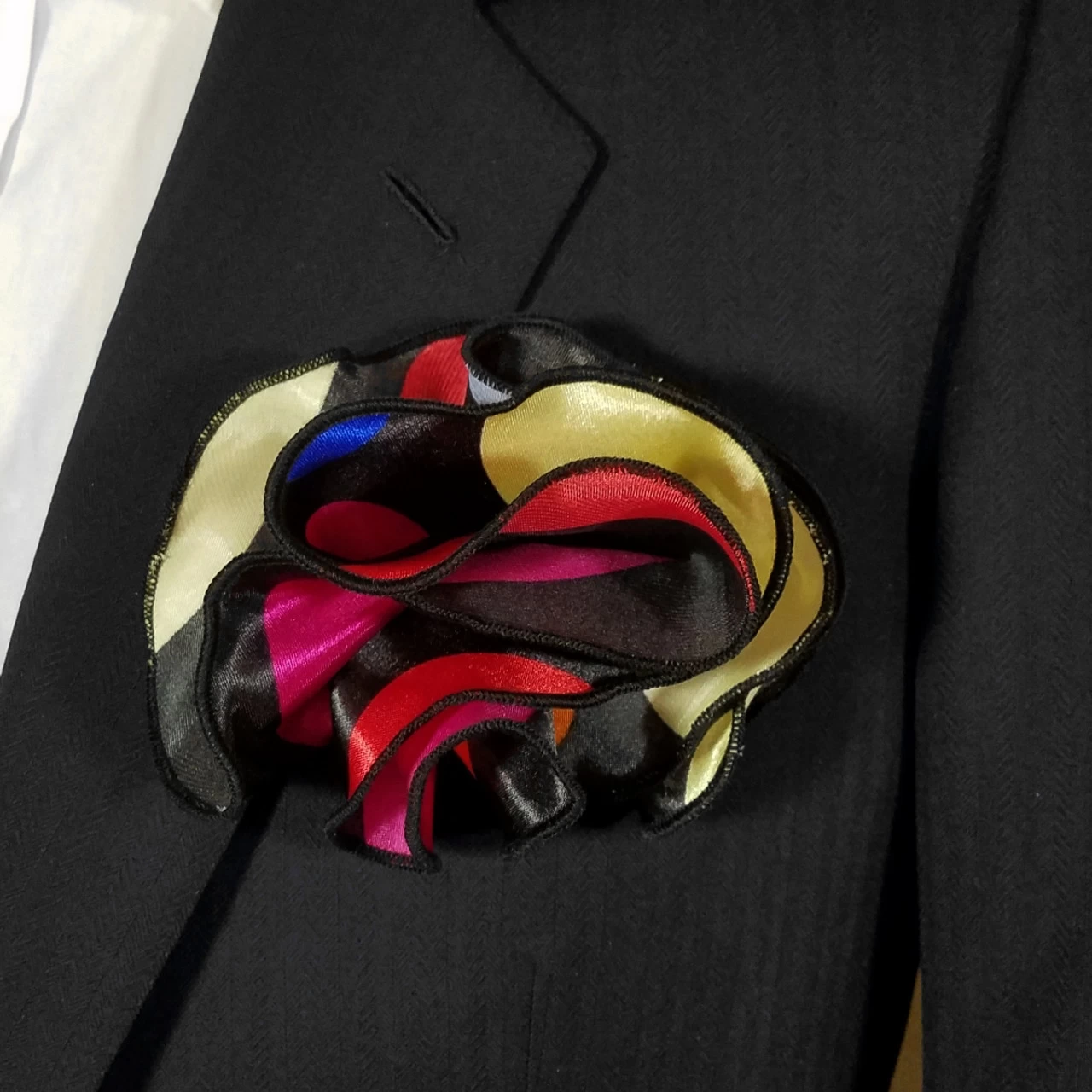 Antonio Ricci 2-in-1 Pouf Round Pocket Square - Large Polka Dots On Black 1 Antonio Ricci 2-in-1 Pouf Round Pocket Square - Large Polka Dots On Black